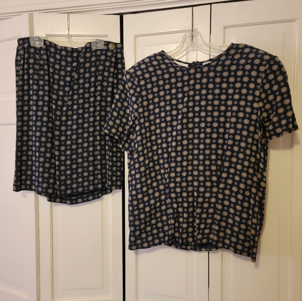 Liz Claiborne Navy and Cream Blouse Size12 and Skirt Size 16  Set EUC